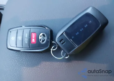 2025 Toyota Camry Le z USA, uszkodzony, nr VIN 4T1DAACK0SU201163